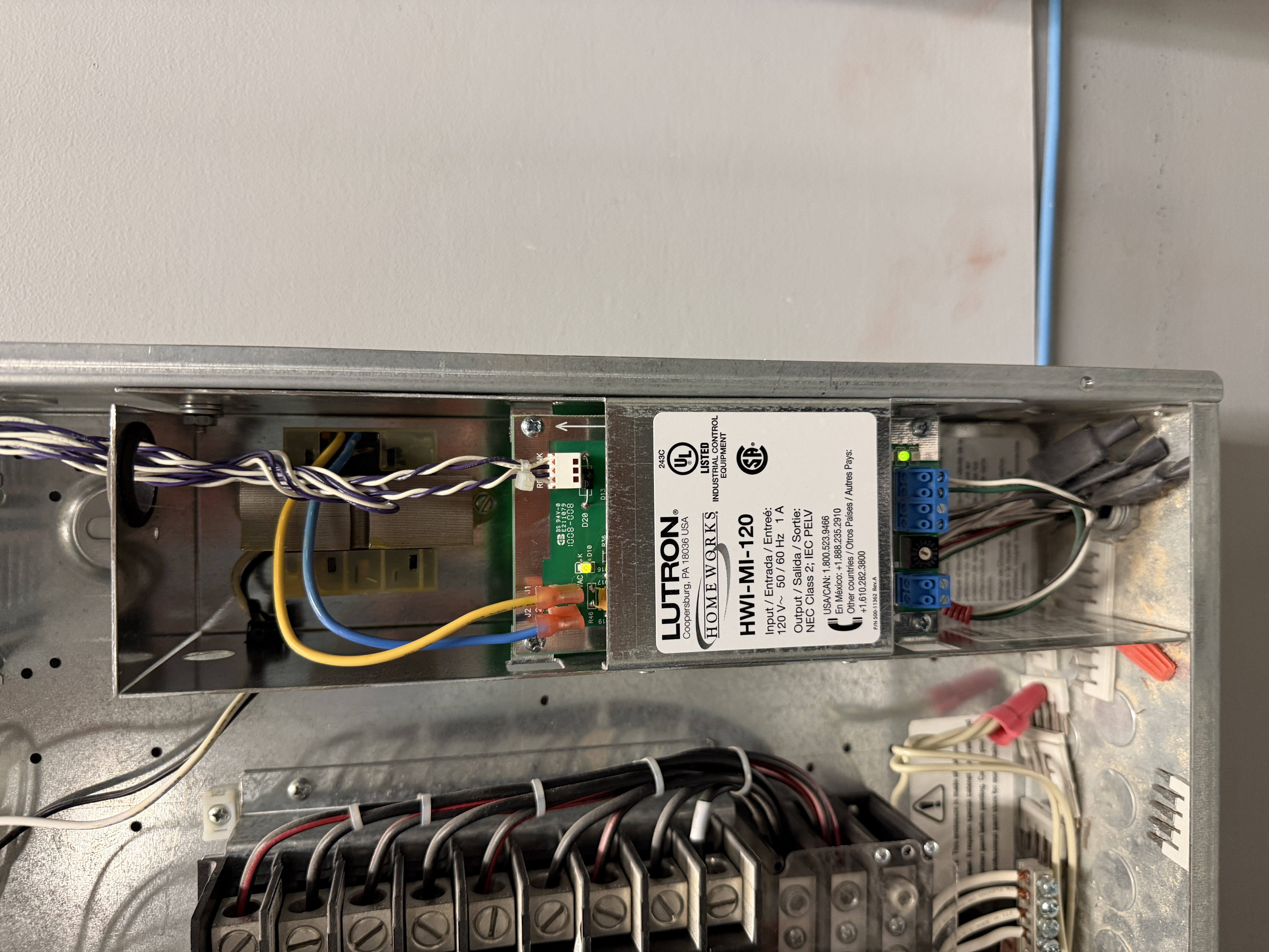 Lutron HWI-MI-120 interface module with wiring connections